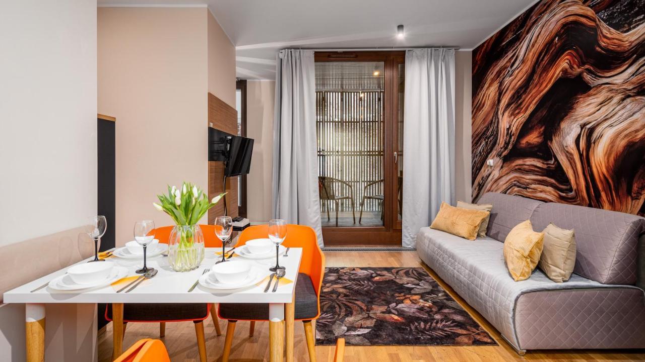 Apartamenty Sun & Snow 19 Dzielnica With Free Parking ワルシャワ エクステリア 写真