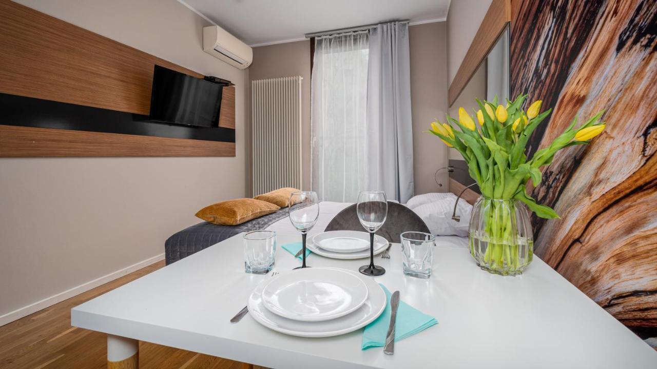 Apartamenty Sun & Snow 19 Dzielnica With Free Parking ワルシャワ エクステリア 写真