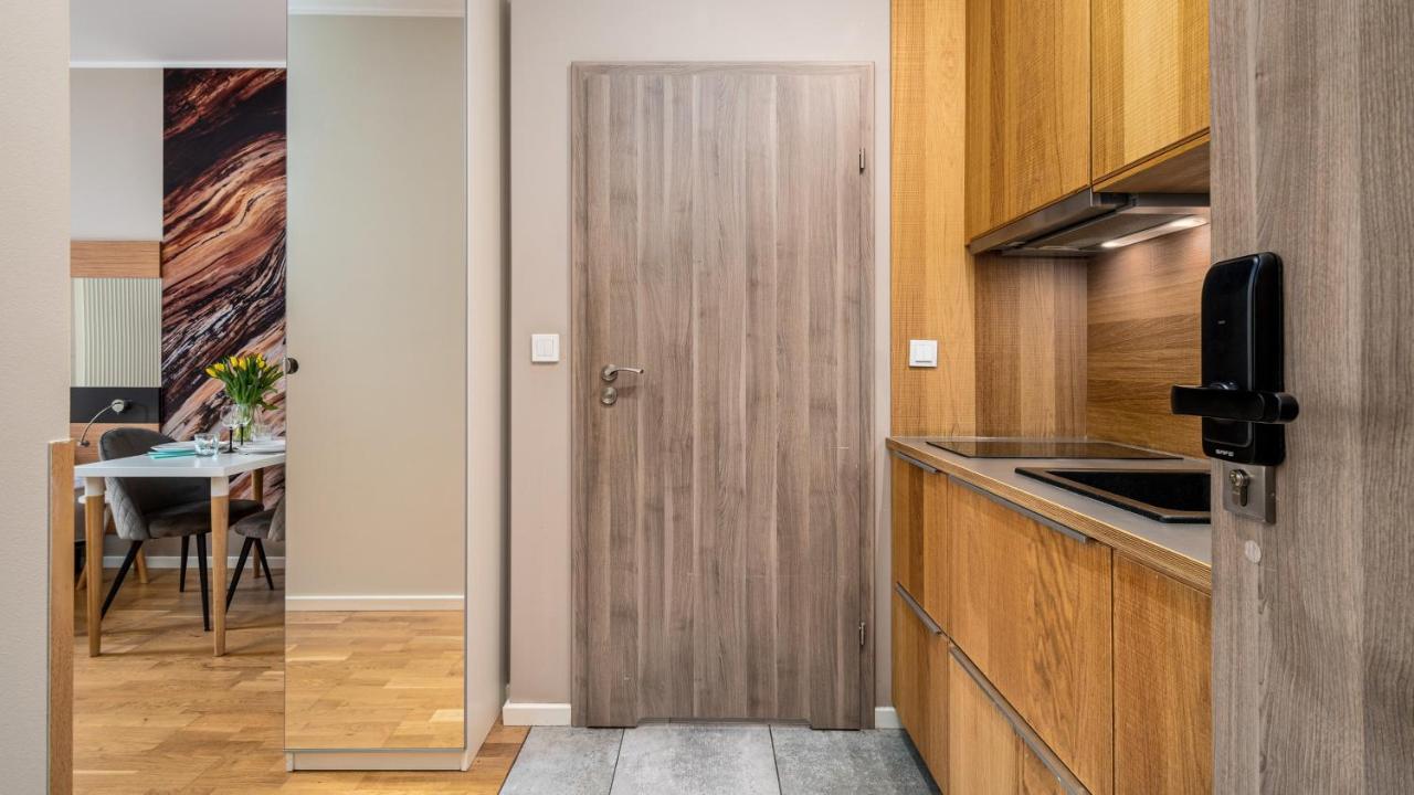 Apartamenty Sun & Snow 19 Dzielnica With Free Parking ワルシャワ エクステリア 写真