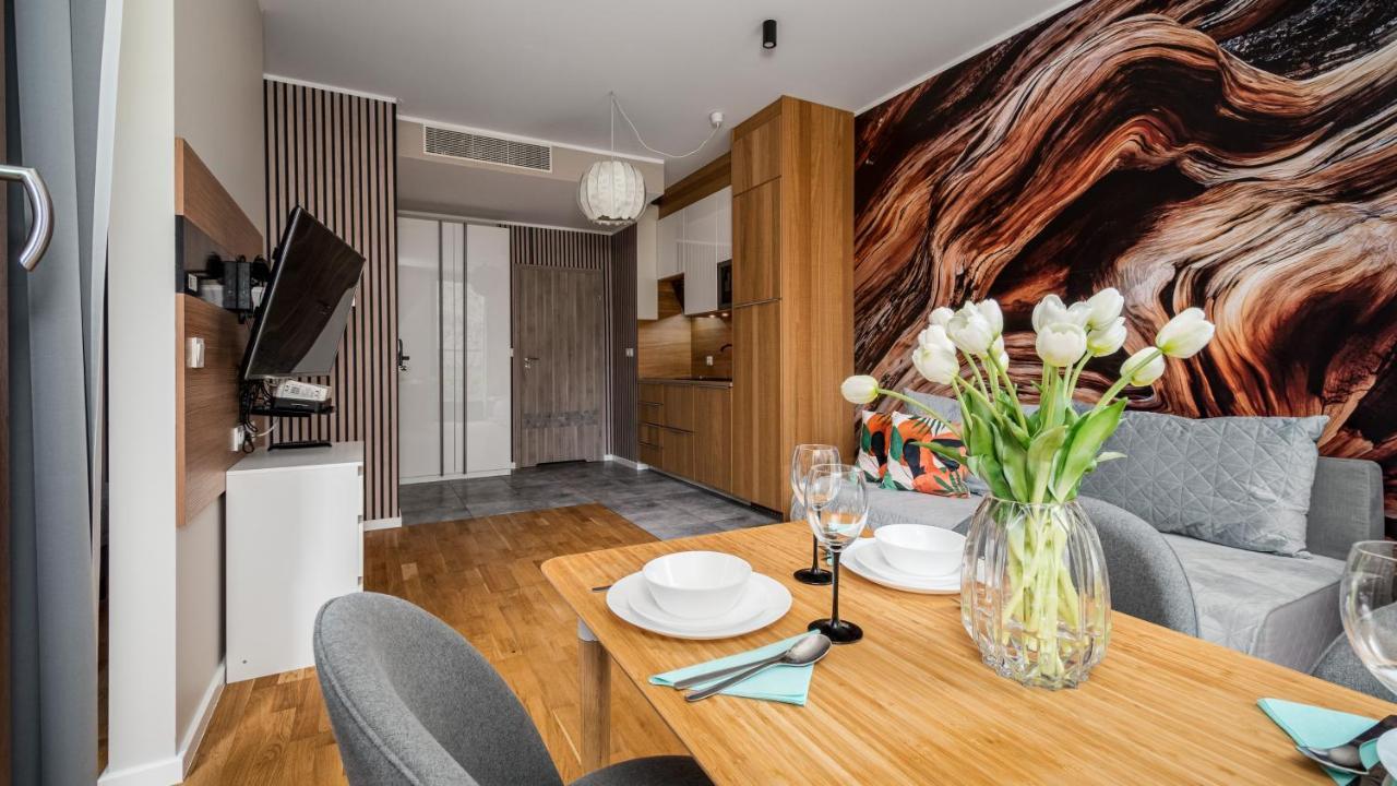 Apartamenty Sun & Snow 19 Dzielnica With Free Parking ワルシャワ エクステリア 写真